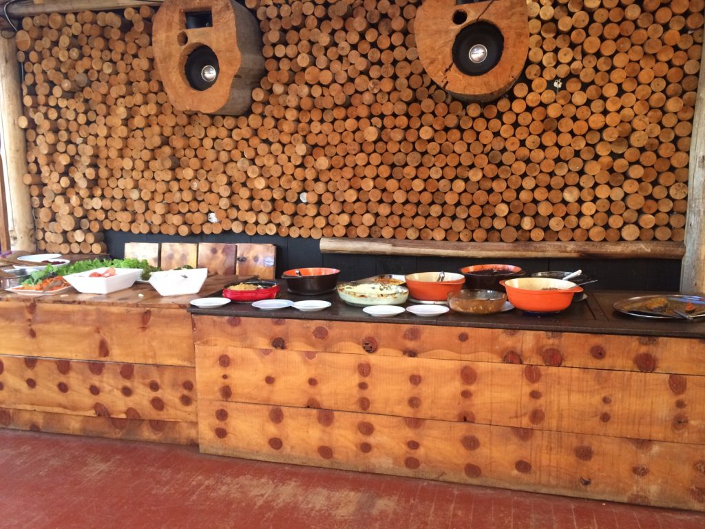 O buffet do Snow Valley, meio "aqui jaz" quando passamos por lá, hehe