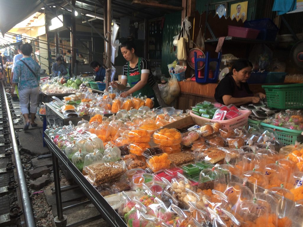 mercado trem Tailândia