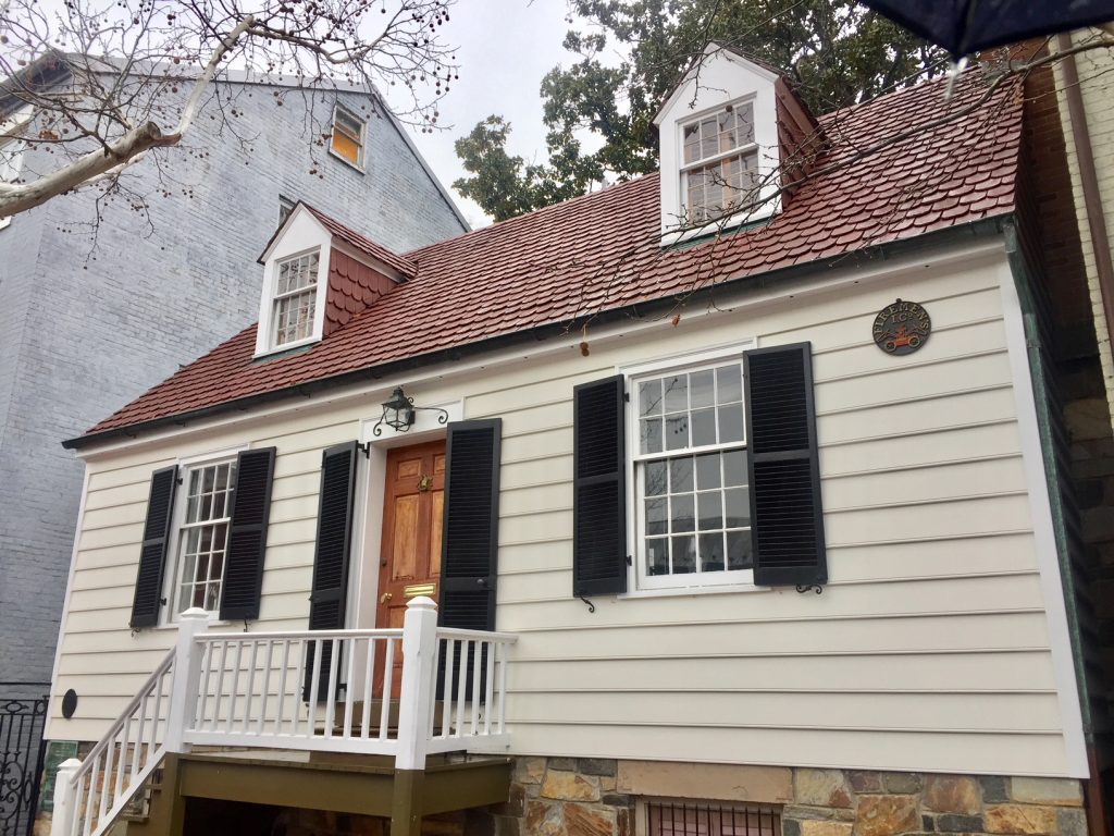 réplica da casa de george washington em alexandria