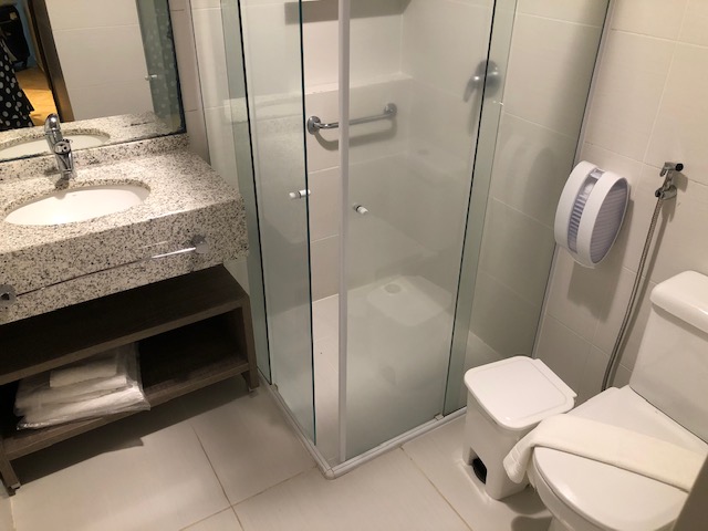 banheiro hotel gravatal