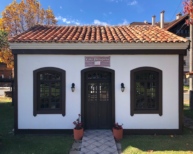 casa portuguesa praça etnias